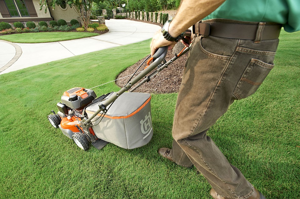 commercial lawn mower maintenance